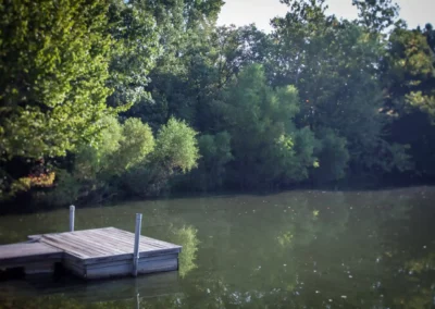 woodland-cabins-lake-side-view